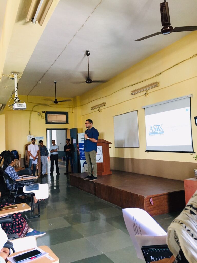 SeminarCarrier1-768x1024