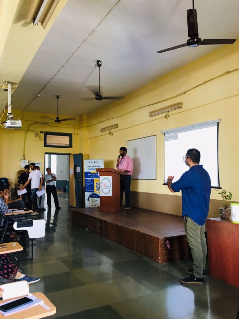 SeminarCarrier3-768x1024