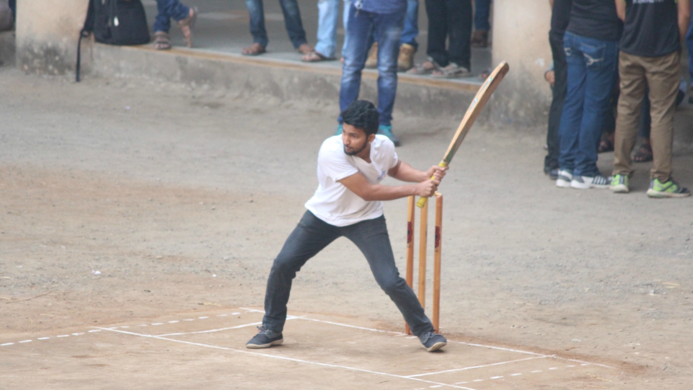 kurukshetra-acpce-sport-cricket-player